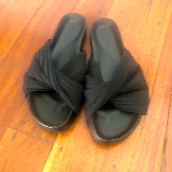 Tony Bianco Slides - Picture 3 of 3